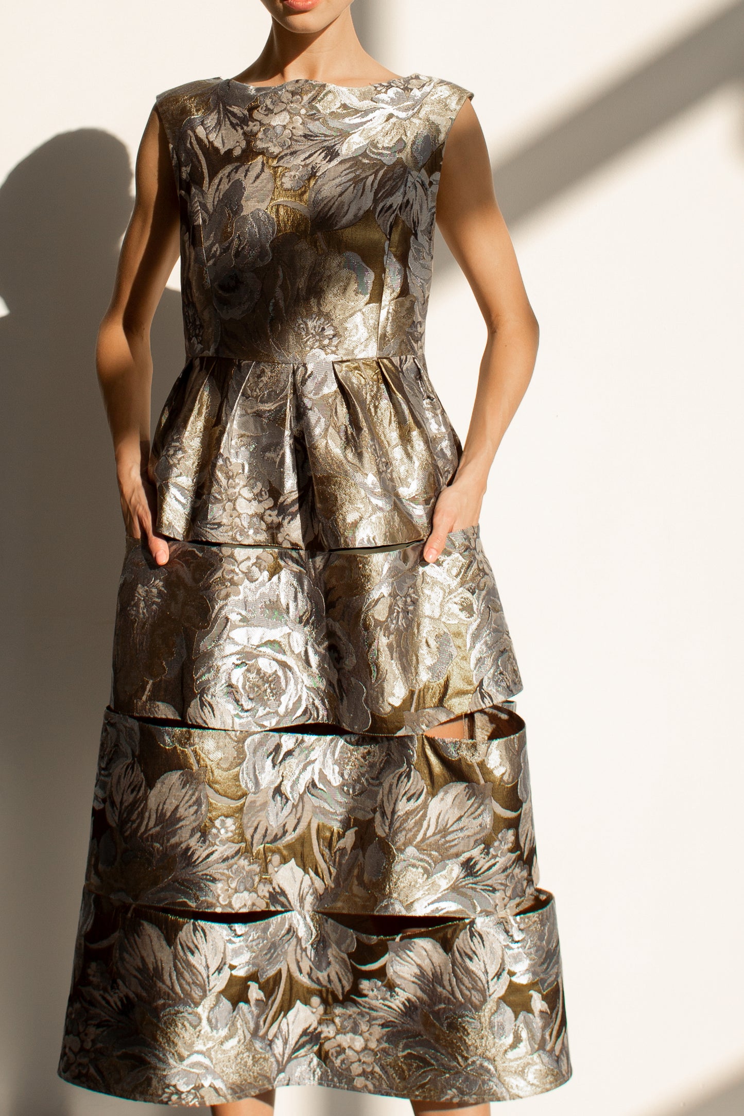 Tiered crinkled jacquard midi dress