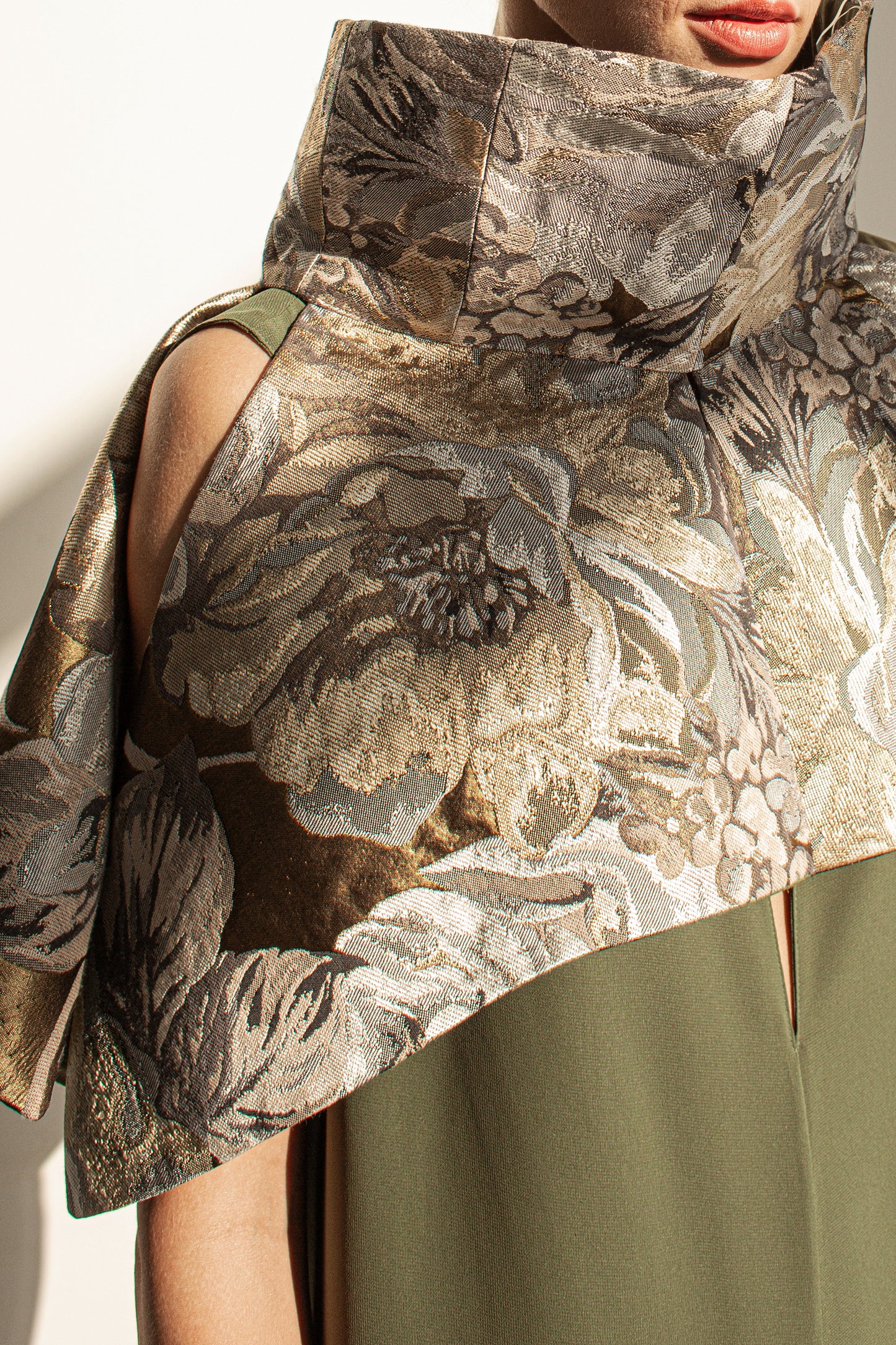 Asymmetric jacquard basque