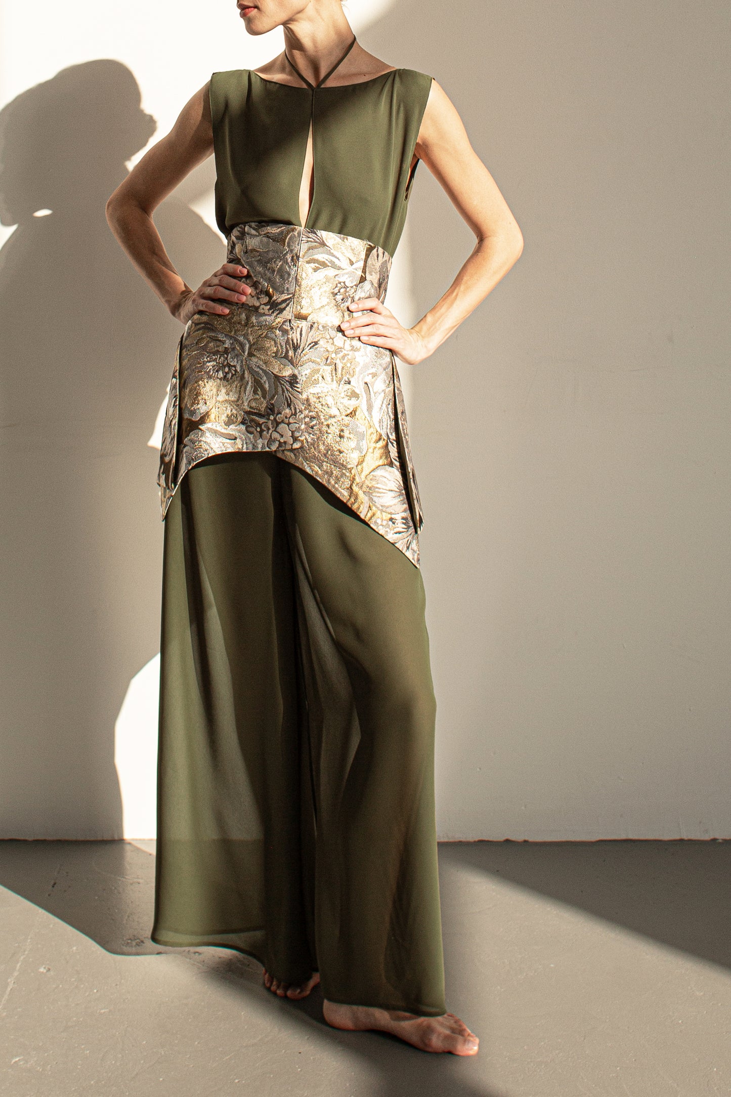 Asymmetric jacquard basque