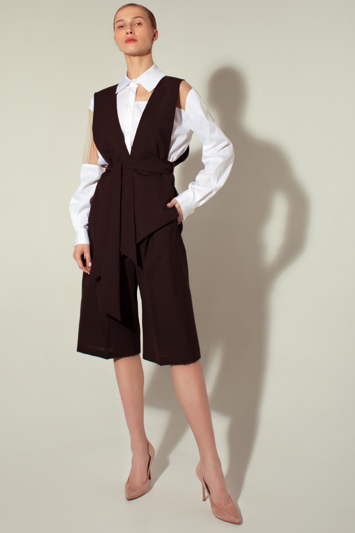 Pleated wool straight-leg shorts