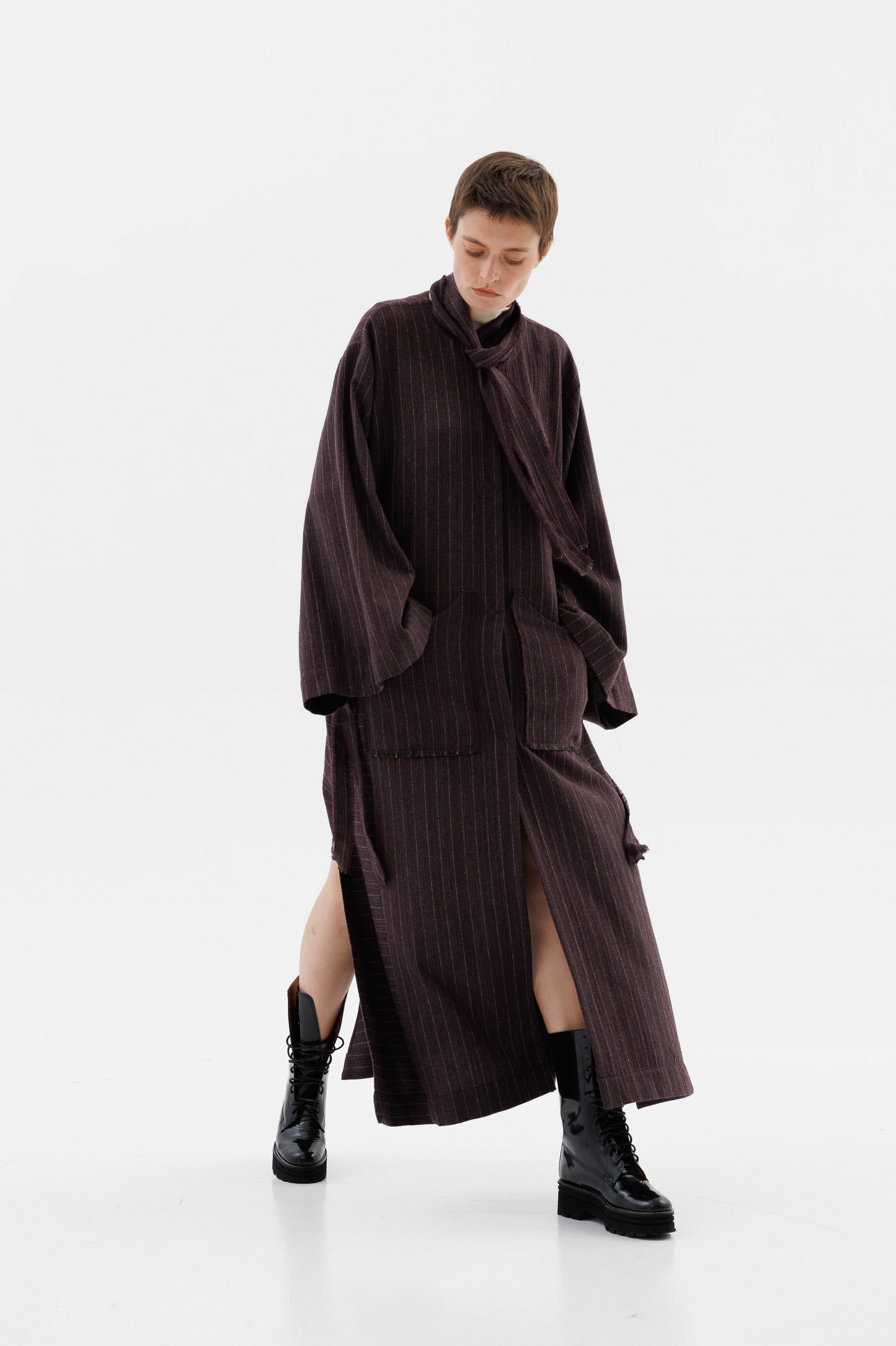 Драпірований вовняний піджак у тонку смужку