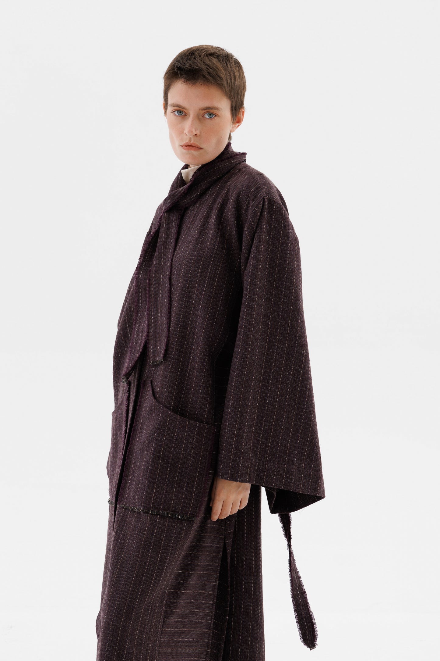 Драпірований вовняний піджак у тонку смужку