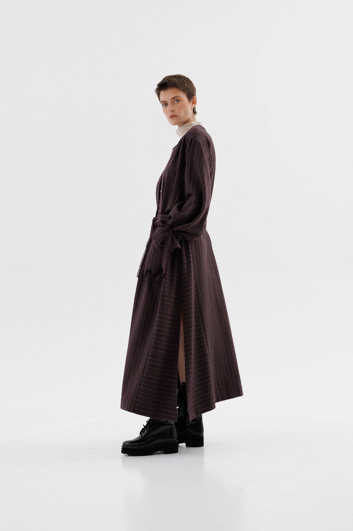 Драпірований вовняний піджак у тонку смужку